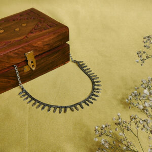 Patra Necklace | Leaf Motif Silver Jewelry